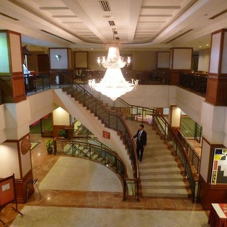 Gocos Hotel Klang Exterior foto