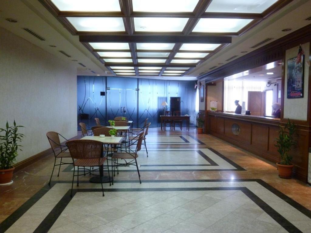 Gocos Hotel Klang Exterior foto