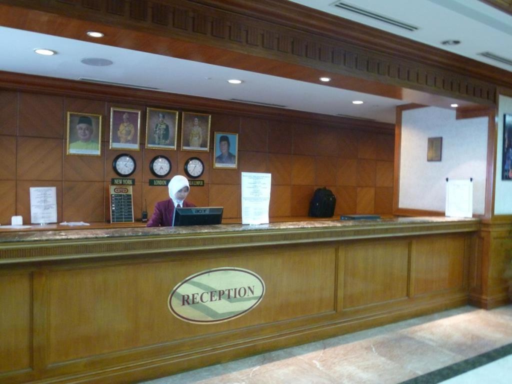 Gocos Hotel Klang Exterior foto